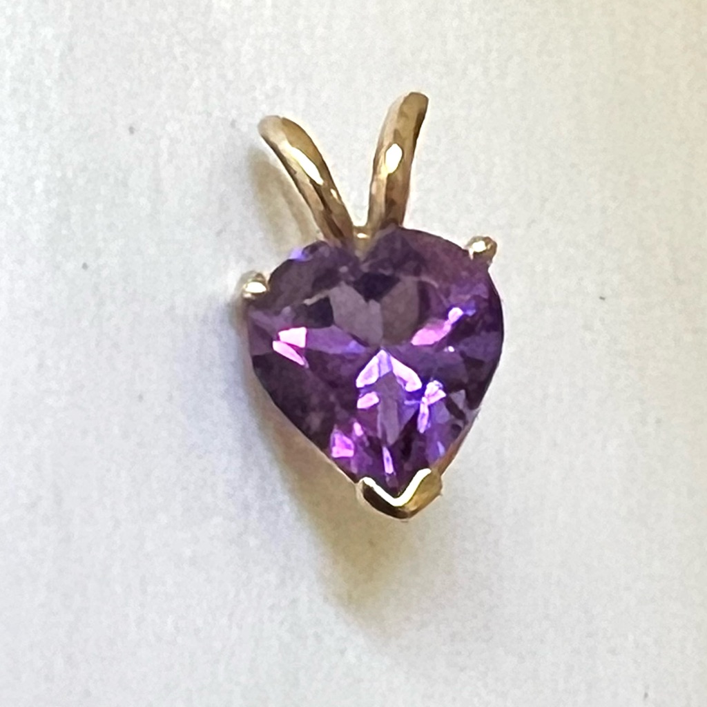 10k Yellow Gold Heart Amethyst Pendant 1.08g 8x14mm